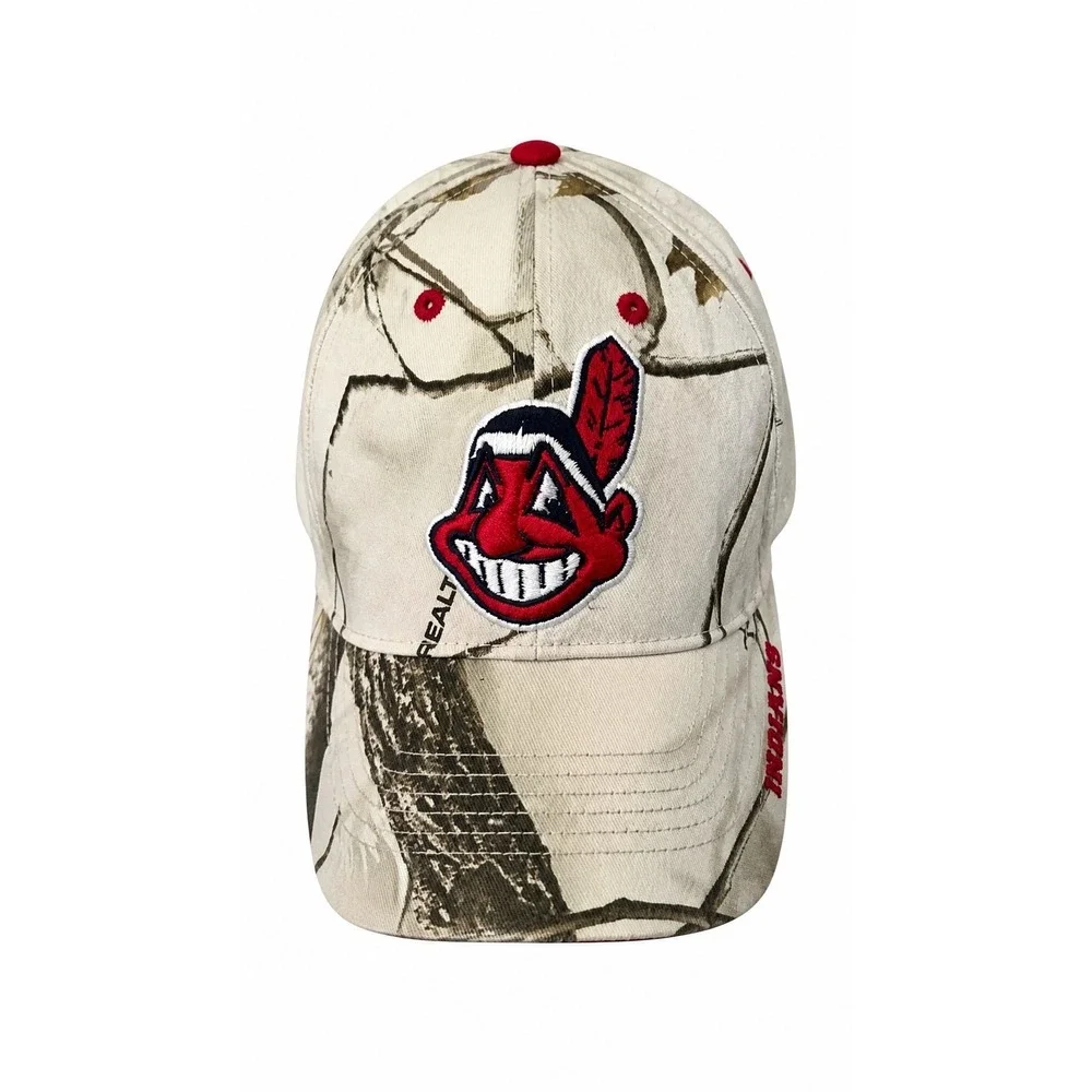 Fan Favorite Cleveland Indians Chief Wahoo Hat White Realtree Camo Cotton OS MLB